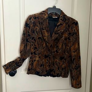 Fitted velvet type cotton jacket with metal buttons, front & sleeves